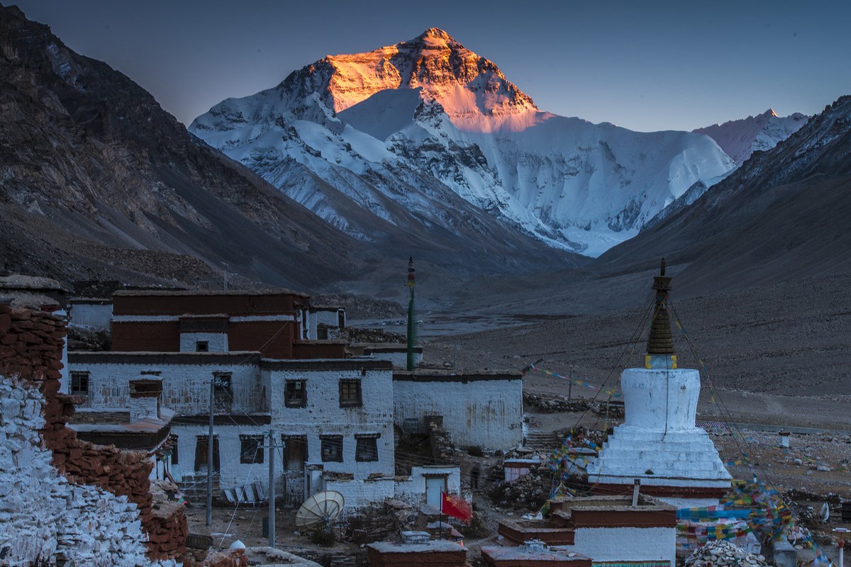 Rongbuk Kloster und Everest (Qomolangma)