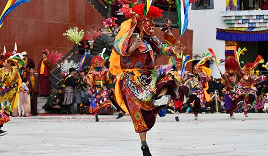 Erleben von Drei Maskentanzfesten in Kham von West-Sichuan 2021