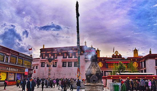 Historisches China mit Lhasa und Panda